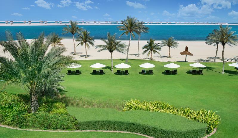 JA Palm Tree Court-Beach view